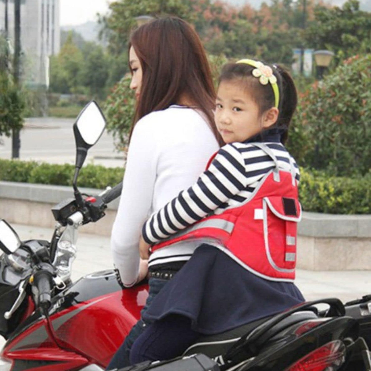 Baby Safety Belt For Kinds Carrier, Children Motorcycle Safety Harness - Child Ride Strap - Kids Vehicle Adjustable Safety Harness Strap for Two Wheeler Bike Horseback Riding Travel (1 Pc) Baby Safety Belt For Kinds Carrier, Children Motorcycle Safety Harness - Child Ride Strap - Kids Vehicle Adjustable Safety Harness Strap for Two Wheeler Bike Horseback Riding Travel (1 Pc)